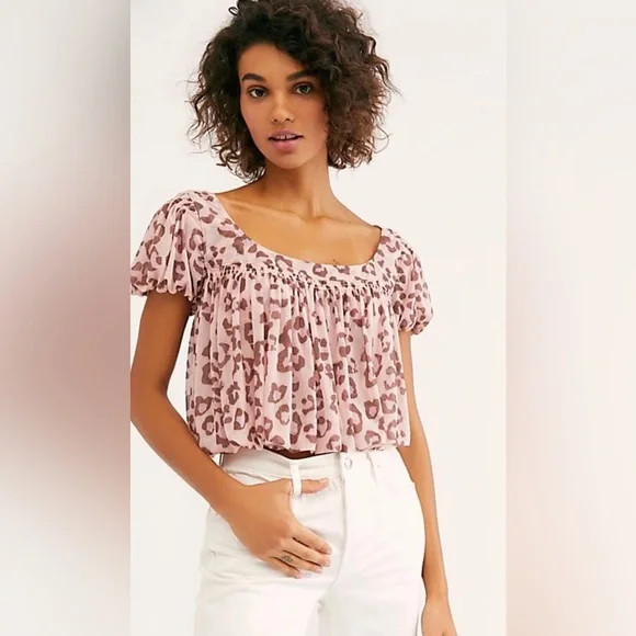 Free People Meg's Blouse Pink Leopard Cropped Top Size XS Mesh Pleated - Picture 10 of 10